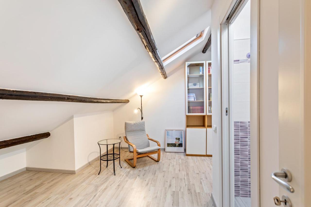 Liberta Frame Apartment With Terrace And Etna View Catania Bagian luar foto